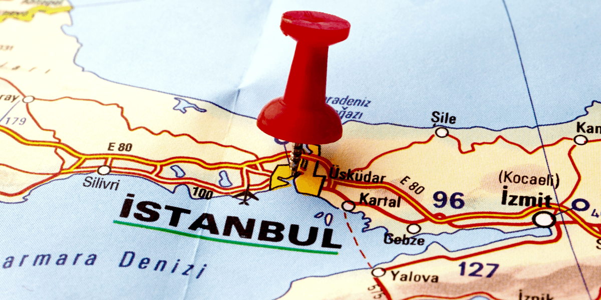 İstanbul'daki restoran ve kafeler için etkili Instagram pazarlama stratejilerini gösteren görsel.
